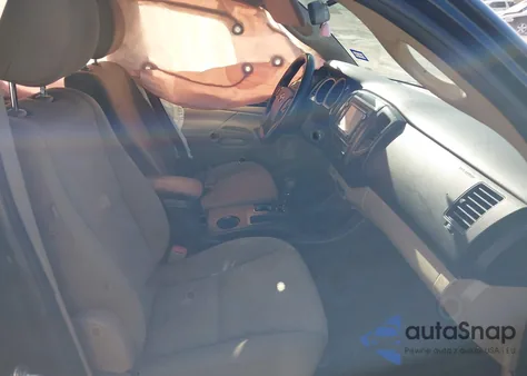 2015 Toyota Tacoma z USA, uszkodzony, nr VIN 5TFJX4CN1FX061307